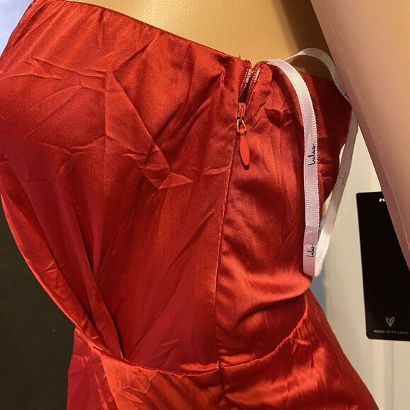 New Lulu’s Law Of Attraction Red Satin One Shoulder Asymmetrical Midi Dres Sz XS - Picture 8 of 10